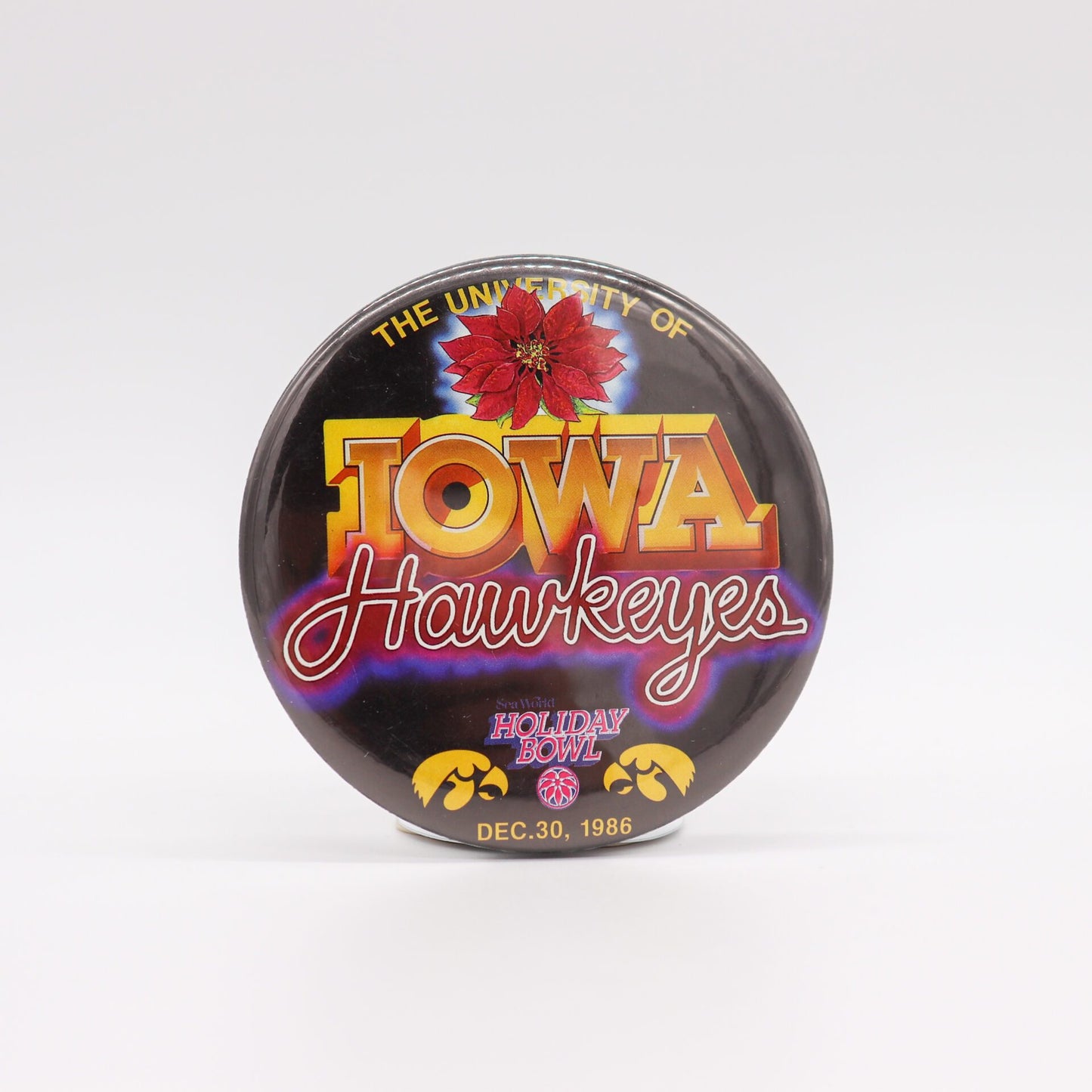 1986 Iowa Hawkeyes Holiday Bowl Pinback Button, Mint